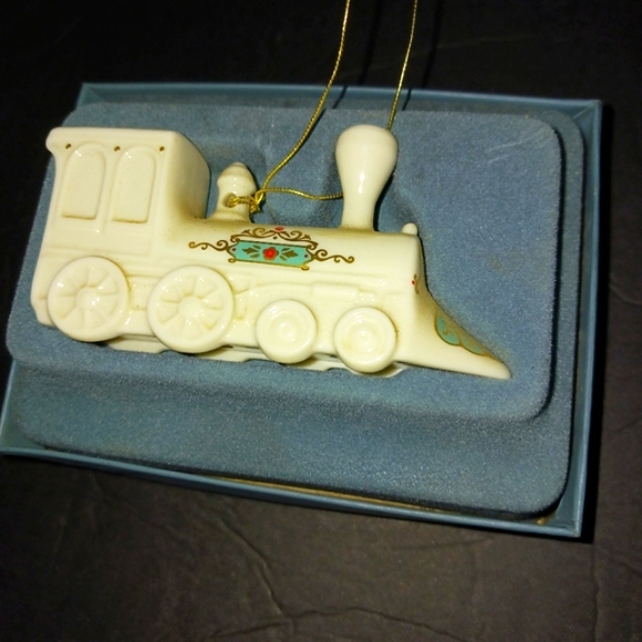 1988 Lenox Train Locomotive Christmas Ornament in original box - Picture 2 of 7